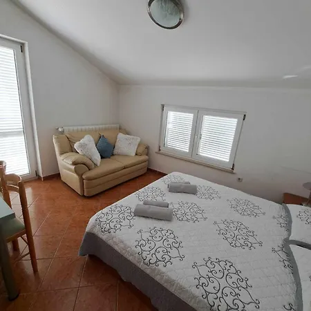 Lily Apartment