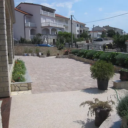 Lily Apartment *